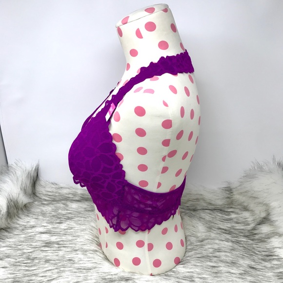 🔥SALE🔥VS PINK Unlined Lace Halter Bralette - Picture 4 of 8